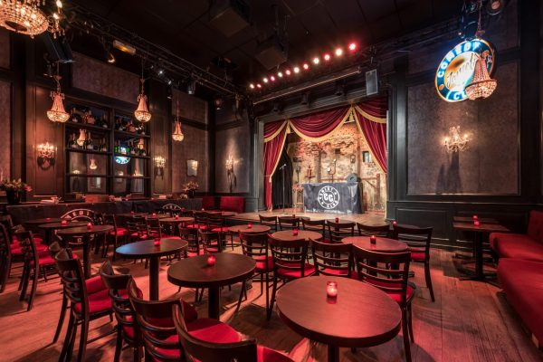 COMEDY_CLUB_repas-assis