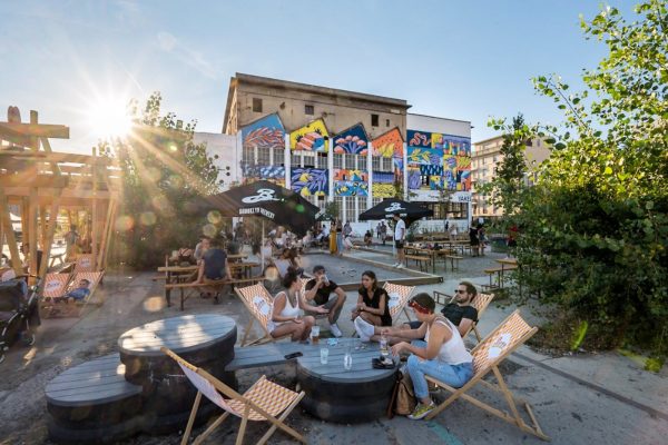 en-2021-35-000-visites-ont-fait-le-succes-de-cette-oasis-urbaine-originale-et-creative-photo-progres-archives-sylvie-silvestre-1655487859