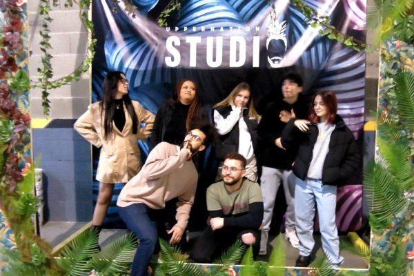 l-equipe-d-uppernation-se-prend-au-jeu-du-photocall-photo-progres-monique-desgouttes-rouby-1644688404